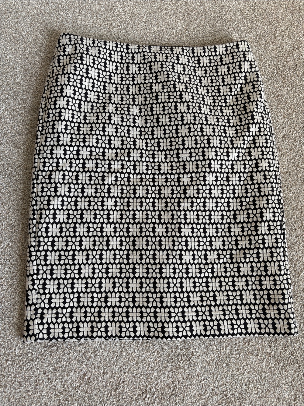 Banana Republic Black and Cream Floral Geometric Pencil Skirt